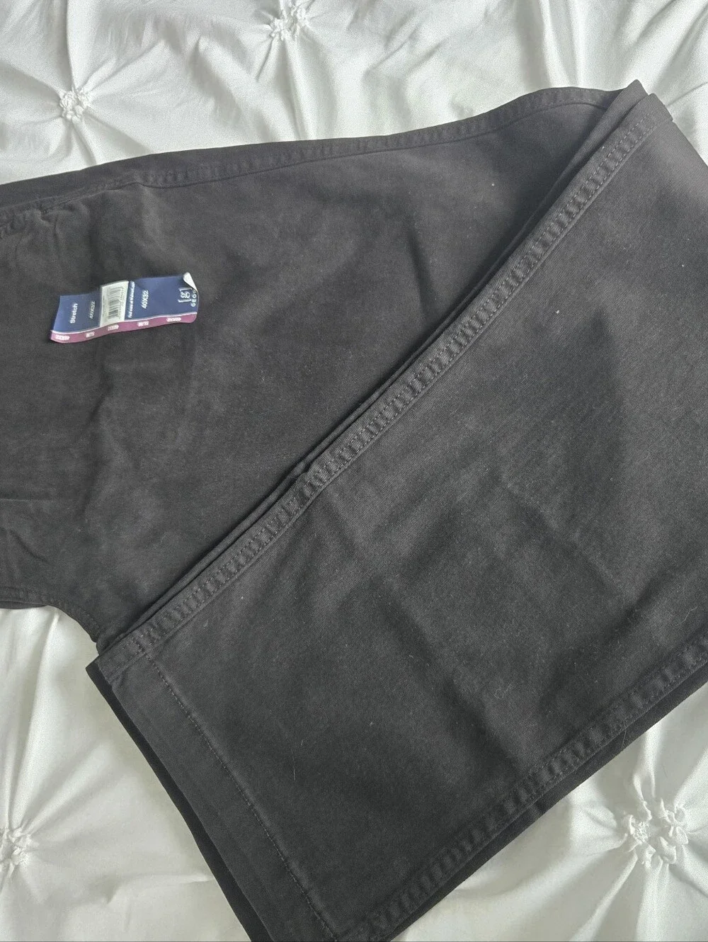 Men's Black Straight-Leg Chinos, NEW. Size 40x32